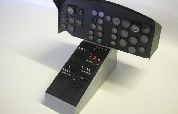 Cockpitkonsole mit Instrumentalpanel